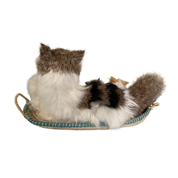 Vintage Basket of Mother Cat 4 Kittens Rabbit Fur Glass eyes - Picture 2 of 6